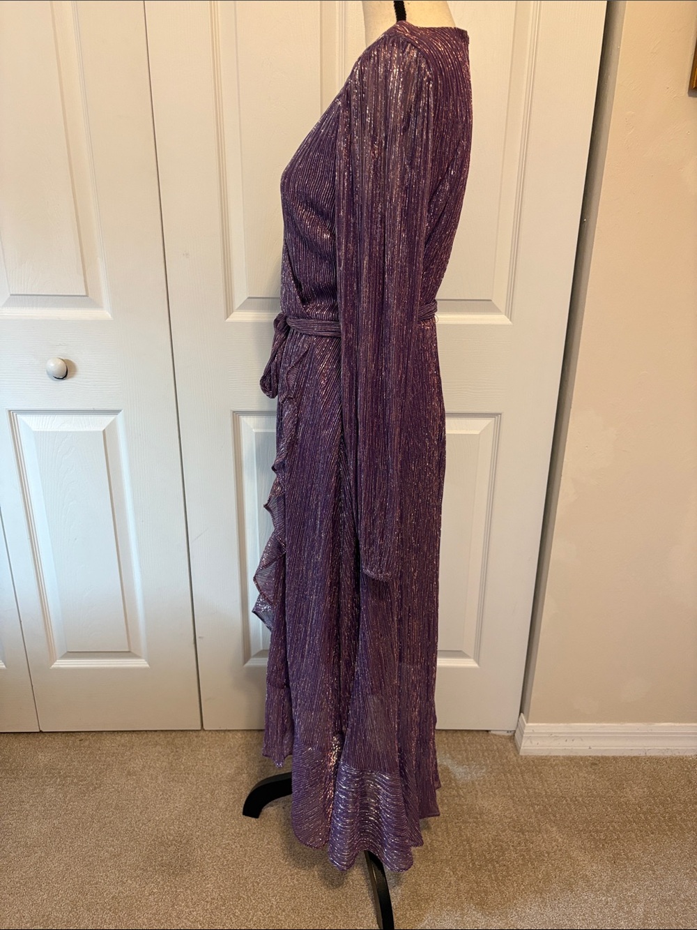 NWT Kensie Metallic Purple Long Sleeve Faux Wrap Midi Dress Size 10. - Picture 4 of 13